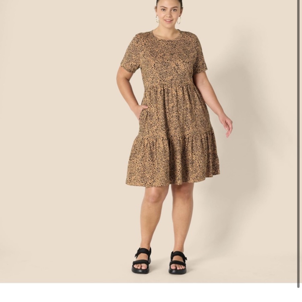 Amazon Essentials XL Dress Dark Tan Black Short-Sleeve Print Pockets Excellent